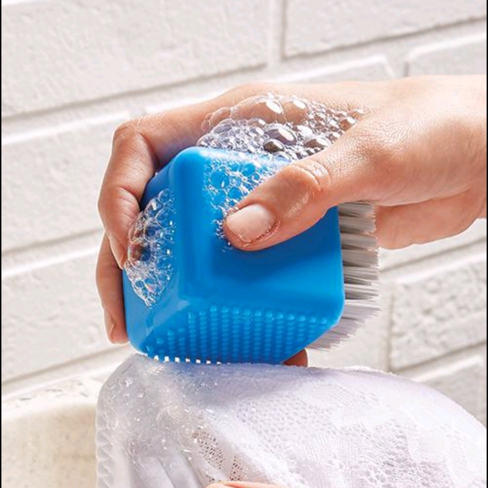 Cube clothes scrubber